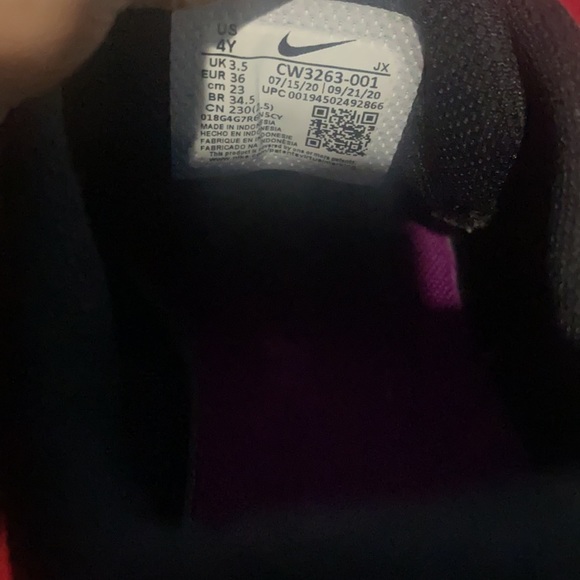 REDUCED!!!preowned unisex  nike sneakers - Picture 5 of 6